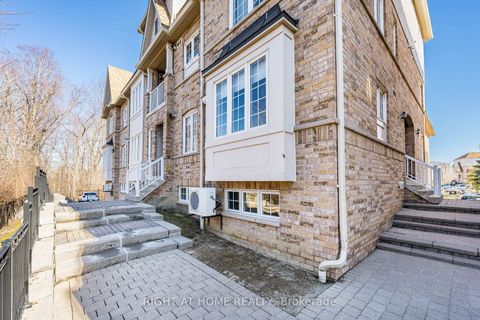 Photo 2 at 40 - 200 Mclevin Avenue, Malvern, Toronto