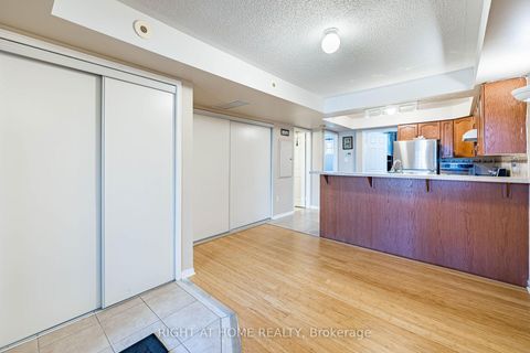 Photo 6 at 40 - 200 Mclevin Avenue, Malvern, Toronto