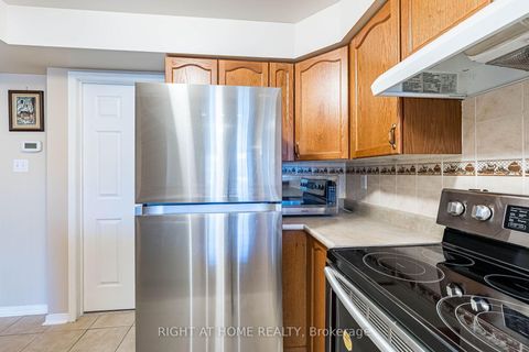 Photo 11 at 40 - 200 Mclevin Avenue, Malvern, Toronto