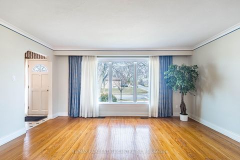 Photo 4 at 39 Bradstock Road, Humbermede, Toronto