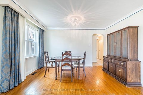 Photo 5 at 39 Bradstock Road, Humbermede, Toronto