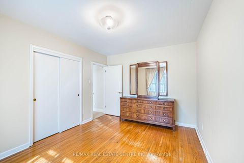 Photo 12 at 39 Bradstock Road, Humbermede, Toronto