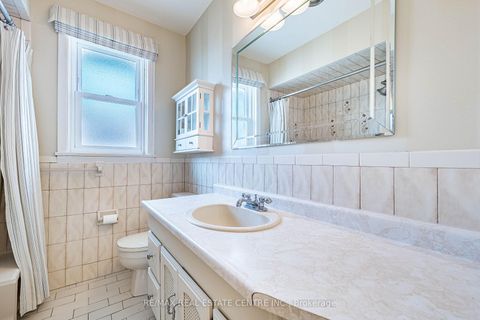 Photo 17 at 39 Bradstock Road, Humbermede, Toronto