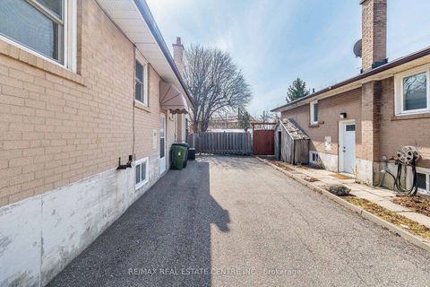 Photo 26 at 39 Bradstock Road, Humbermede, Toronto