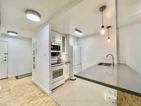 Photo 5 at 206 - 22 Shallmar Boulevard, Forest Hill North, Toronto