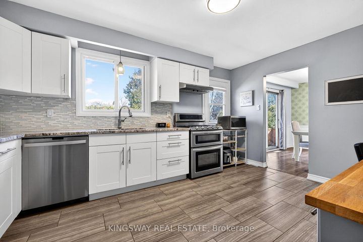 Photo 14 at 602 Clare Place S, Shoreacres, Burlington