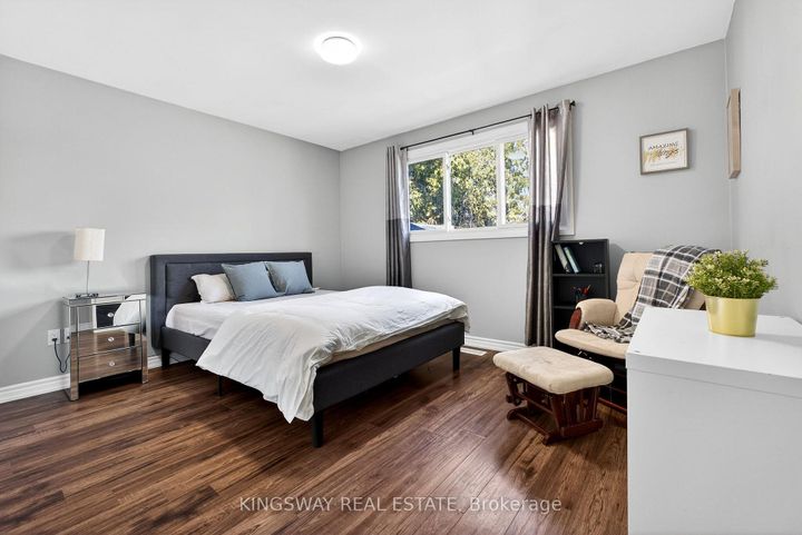 Photo 18 at 602 Clare Place S, Shoreacres, Burlington