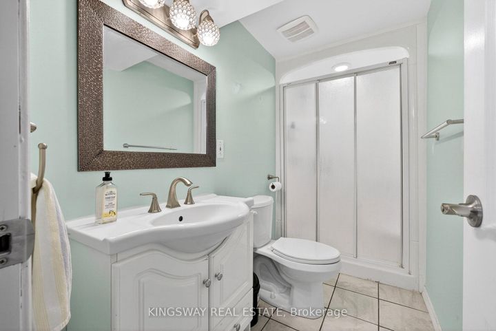 Photo 27 at 602 Clare Place S, Shoreacres, Burlington