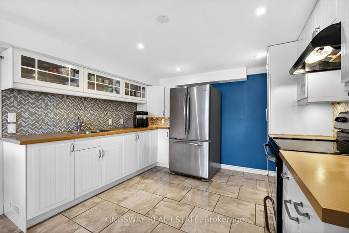 Photo 28 at 602 Clare Place S, Shoreacres, Burlington