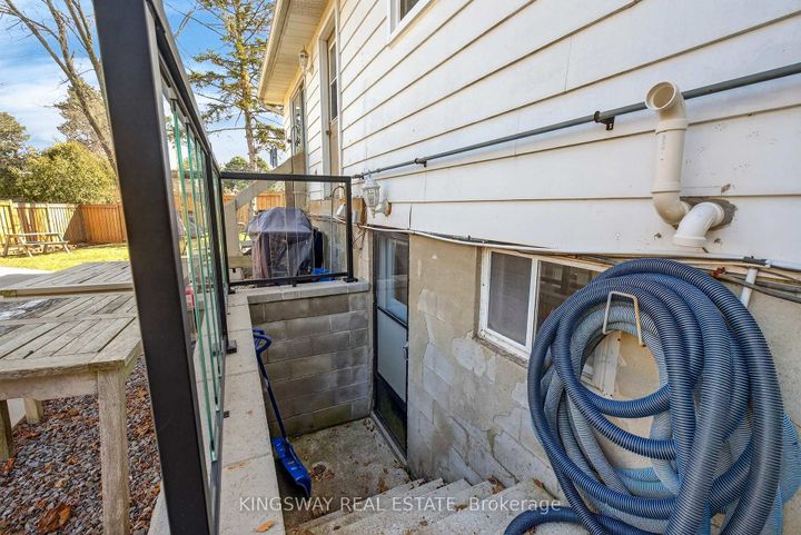 Photo 41 at 602 Clare Place S, Shoreacres, Burlington