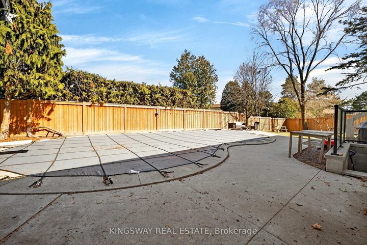 Photo 42 at 602 Clare Place S, Shoreacres, Burlington