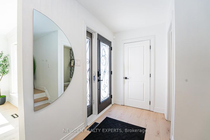 Photo 3 at 19 Stillwater Crescent, Brampton West, Brampton