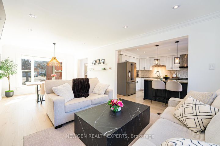 Photo 7 at 19 Stillwater Crescent, Brampton West, Brampton