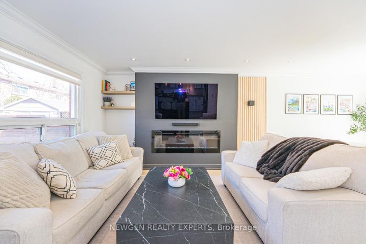 Photo 9 at 19 Stillwater Crescent, Brampton West, Brampton