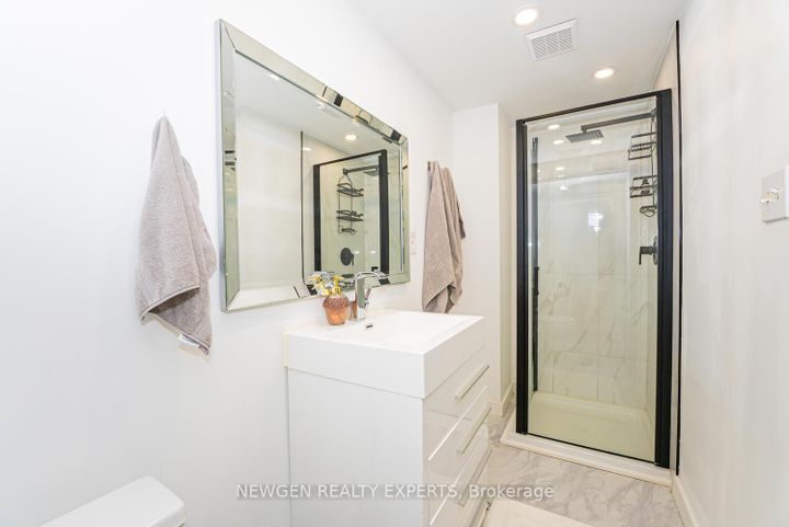 Photo 40 at 19 Stillwater Crescent, Brampton West, Brampton