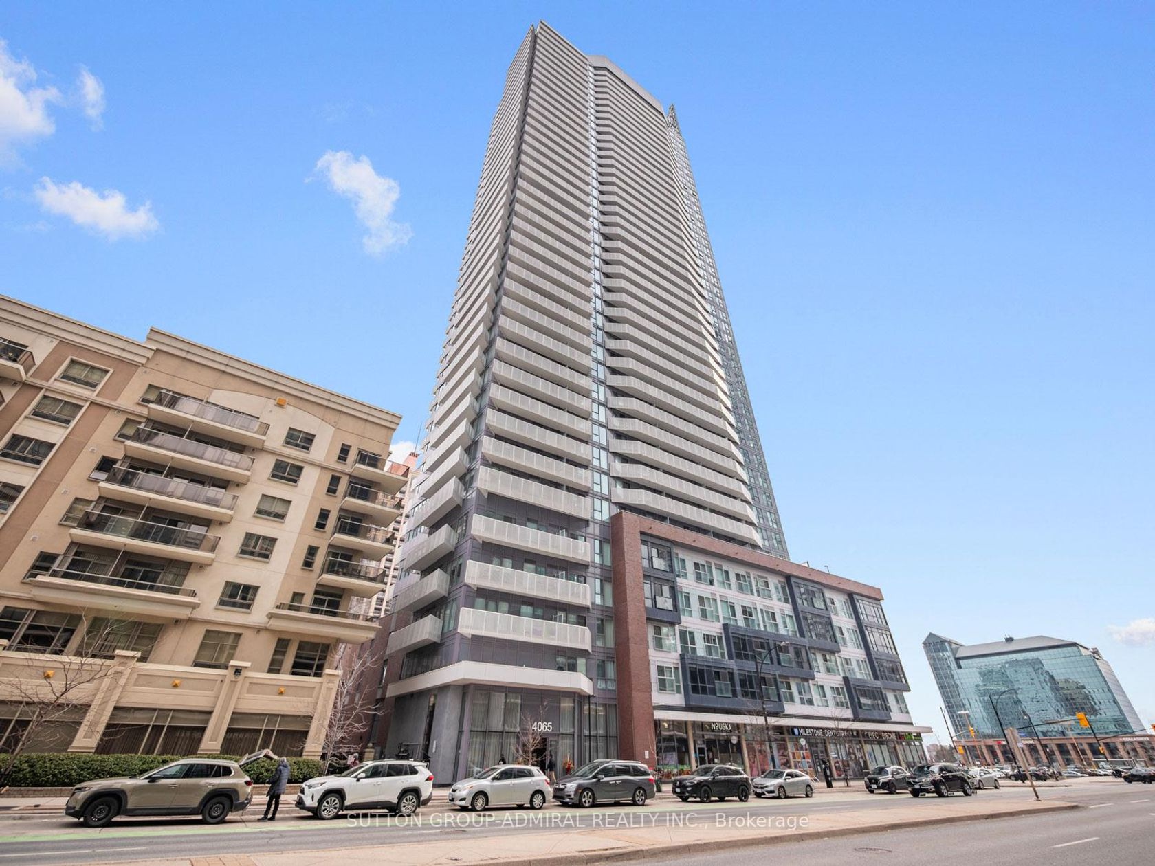 3209 - 4065 Confederation Parkway, City Centre, Mississauga by Loree Meneguzzi Real Estate 3209 - 4065 Confederation Parkway, City Centre, Mississauga