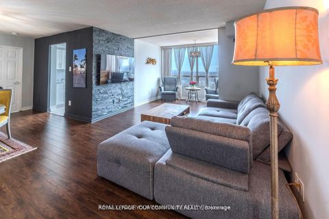 Photo 6 at 1002 - 8501 Bayview Avenue, Doncrest, Richmond Hill