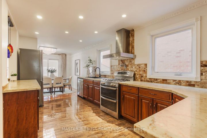 Photo 4 at 97 Pauline Court, Glen Shields, Vaughan