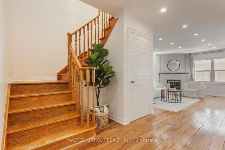 Photo 17 at 97 Pauline Court, Glen Shields, Vaughan