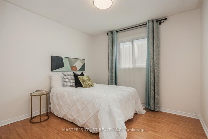 Photo 20 at 97 Pauline Court, Glen Shields, Vaughan