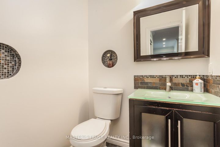 Photo 22 at 97 Pauline Court, Glen Shields, Vaughan