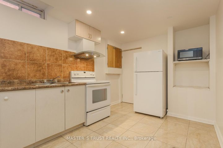 Photo 25 at 97 Pauline Court, Glen Shields, Vaughan