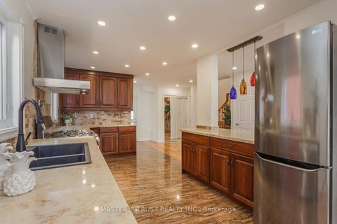 Photo 10 at 97 Pauline Court, Glen Shields, Vaughan