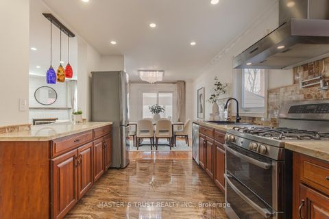 Photo 11 at 97 Pauline Court, Glen Shields, Vaughan