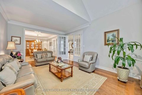 Photo 4 at 27 Gaydon Avenue, Pelmo Park W5, Toronto