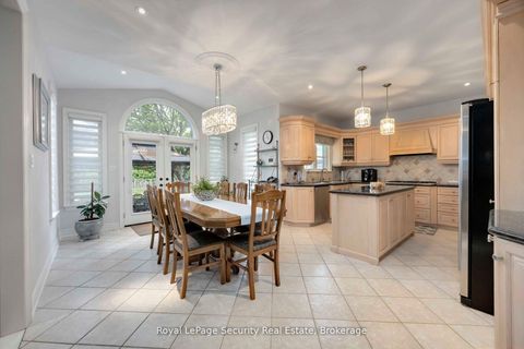 Photo 8 at 27 Gaydon Avenue, Pelmo Park W5, Toronto