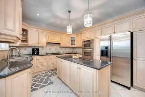 Photo 9 at 27 Gaydon Avenue, Pelmo Park W5, Toronto