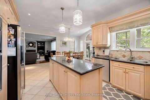 Photo 11 at 27 Gaydon Avenue, Pelmo Park W5, Toronto