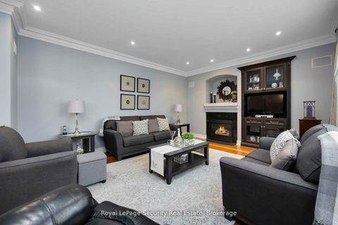Photo 12 at 27 Gaydon Avenue, Pelmo Park W5, Toronto