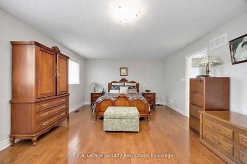 Photo 16 at 27 Gaydon Avenue, Pelmo Park W5, Toronto