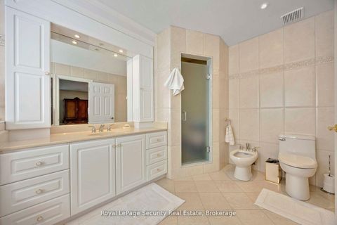 Photo 18 at 27 Gaydon Avenue, Pelmo Park W5, Toronto