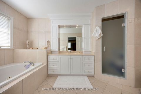 Photo 19 at 27 Gaydon Avenue, Pelmo Park W5, Toronto