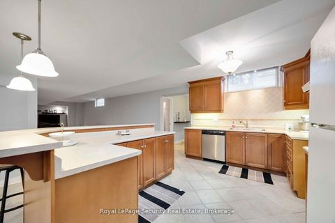 Photo 33 at 27 Gaydon Avenue, Pelmo Park W5, Toronto