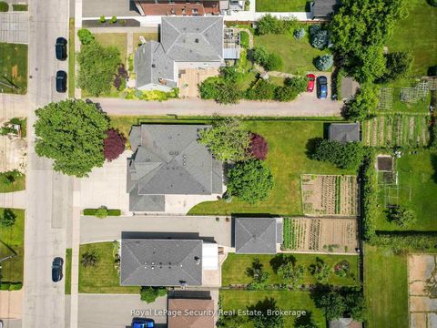 Photo 38 at 27 Gaydon Avenue, Pelmo Park W5, Toronto