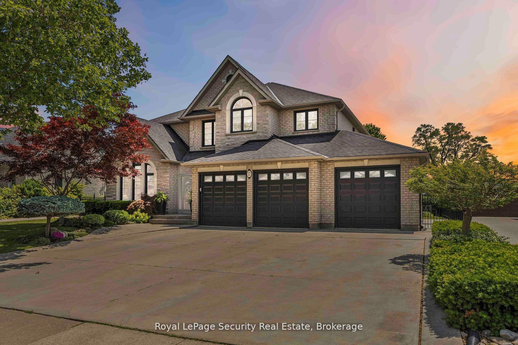 27 Gaydon Avenue, Pelmo Park W5, Toronto 