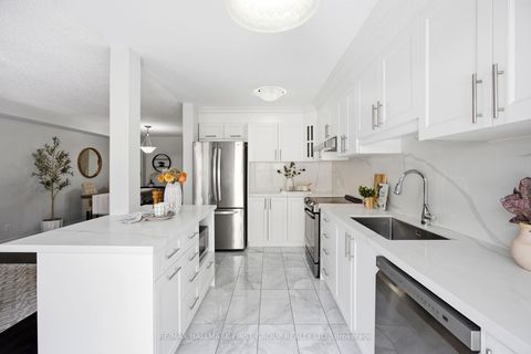 Photo 19 at 2405 Hill Rise Street, Windfields, Oshawa