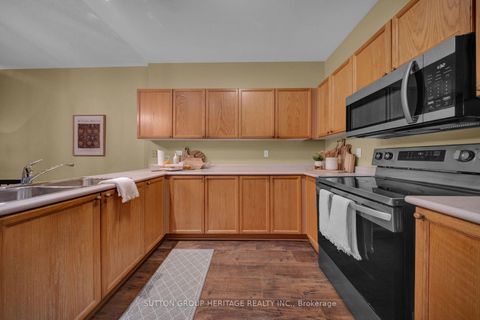 Photo 4 at 18 - 1111 Wilson Road N, Pinecrest, Oshawa