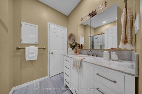 Photo 10 at 18 - 1111 Wilson Road N, Pinecrest, Oshawa