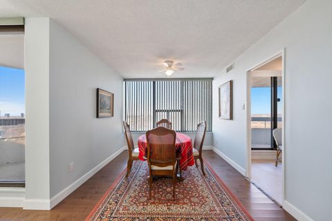 Photo 5 at 1502 - 100 Quebec Avenue, High Park North, Toronto