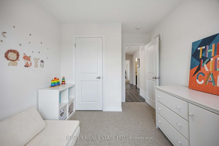 Photo 20 at 29 Ferragine Crescent, Bradford, Bradford West Gwillimbury