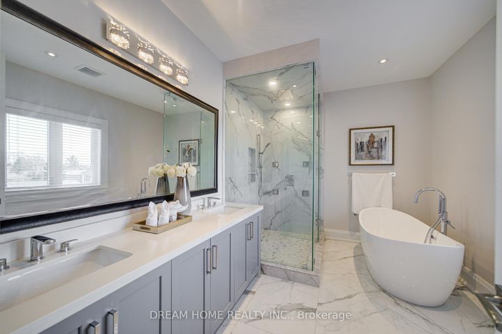 Photo 27 at 476 TENNYSON Drive, WO West, Oakville