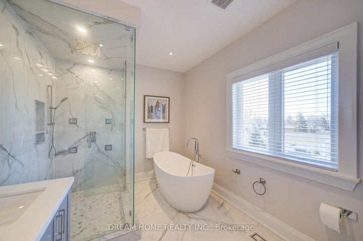 Photo 29 at 476 TENNYSON Drive, WO West, Oakville