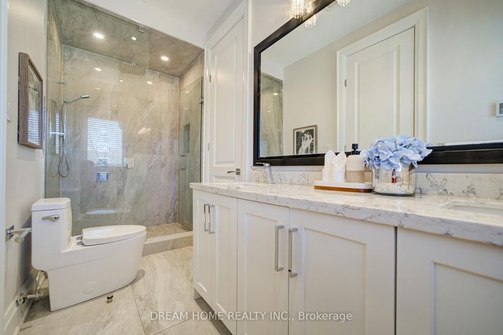 Photo 37 at 476 TENNYSON Drive, WO West, Oakville