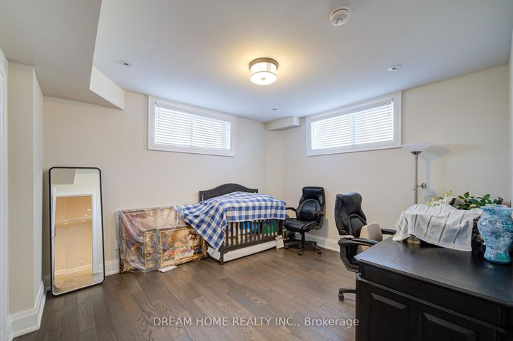 Photo 38 at 476 TENNYSON Drive, WO West, Oakville