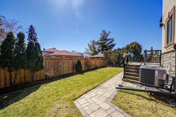 Photo 44 at 476 TENNYSON Drive, WO West, Oakville
