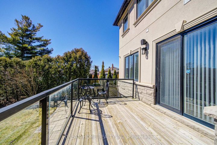 Photo 45 at 476 TENNYSON Drive, WO West, Oakville